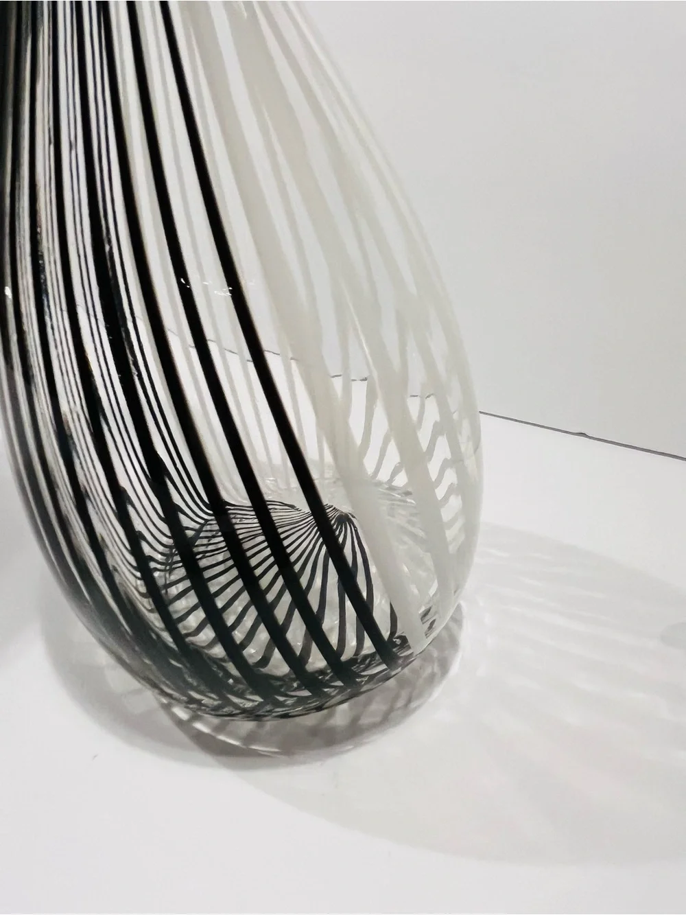 MCM Dino Martens Mezza Filigrano for Aurrliano Tosso Murano Glass Vase 10.5”